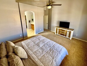 5 habitaciones, tabla de planchar con plancha, wifi y ropa de cama 