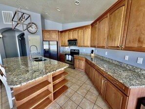 Private kitchen - Luxury Desert Oasis (Phoenix)