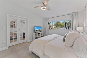 3 habitaciones, tabla de planchar con plancha, internet y ropa de cama 