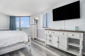 1 bedroom, iron/ironing board, free WiFi, bed sheets - Direct Oceanfront with Private Balcony (Myrtle Beach)