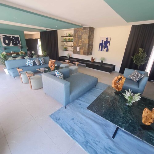 Villa Golden Palm 19 Rooms 38 People