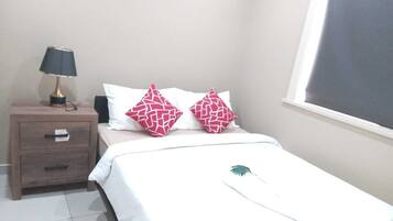 3 soverom, strykejern/-brett, internettilgang og sengetøy