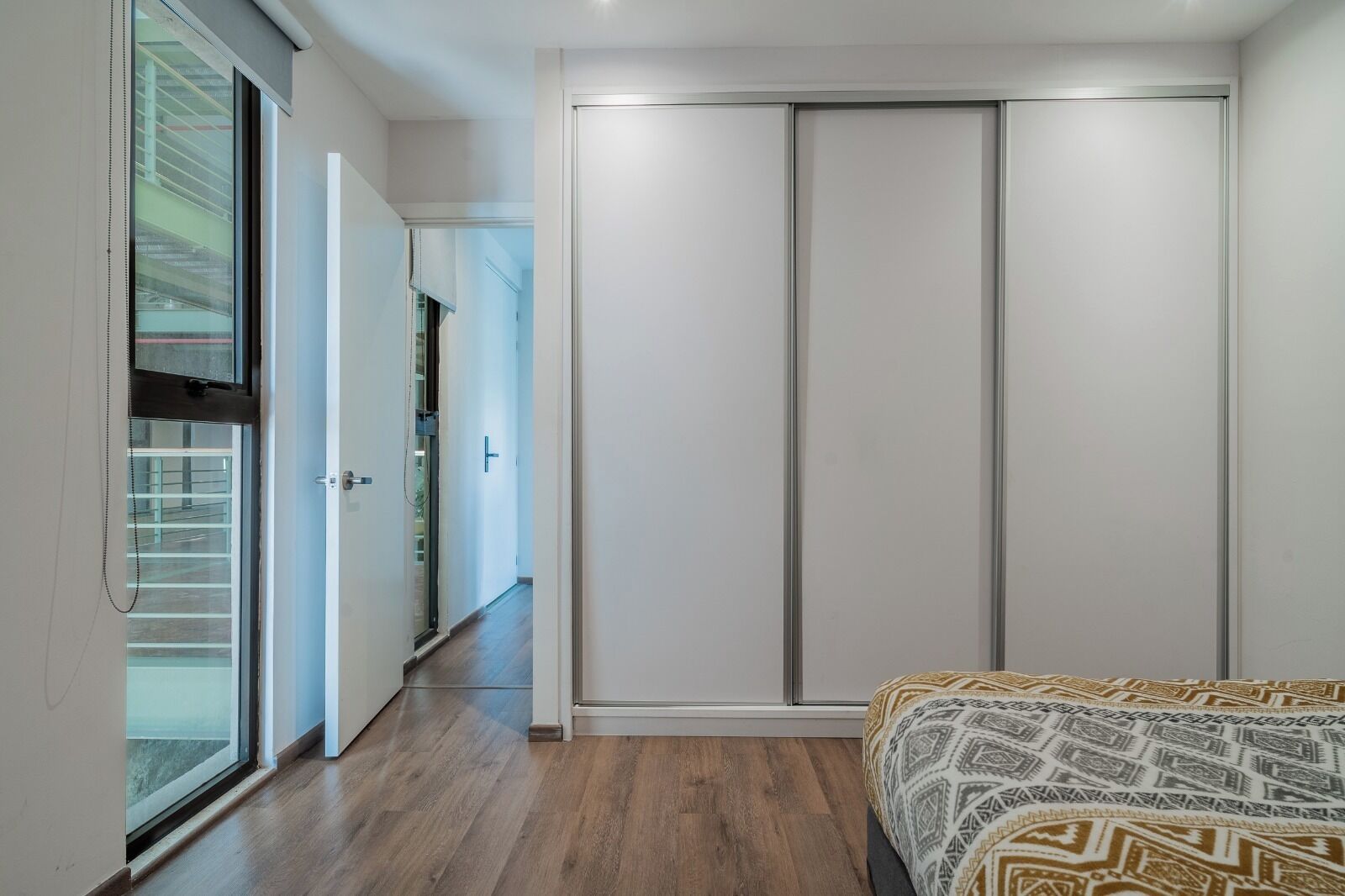 3 室のベッドルーム、アイロン / アイロン台、インターネット、ベッドシーツ