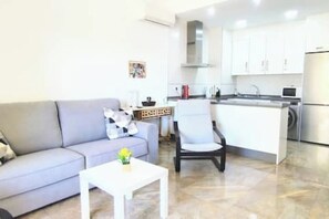 Smart TV, books, stereo - Beautiful Beachfront Apartment with Historic Charm and Unbeatable Location (Torremolinos)