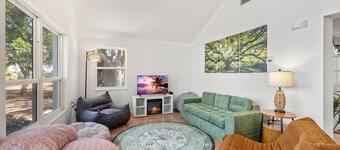 Cedar Key Coastal Oak Retreat