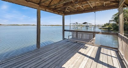Cedar Key Coastal Oak Retreat