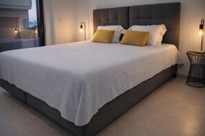 3 chambres, fer et planche à repasser, Wi-Fi, draps fournis