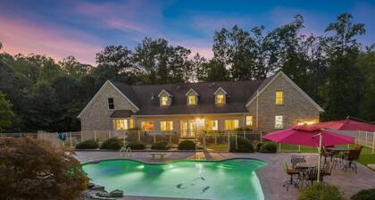 8,000 Sq Ft Luxury Estate Near Annapolis | Sleeps 32 | Pool, Theater & Pickleball
