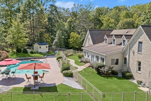 Large Family-Friendly Estate w/ Outdoor Living