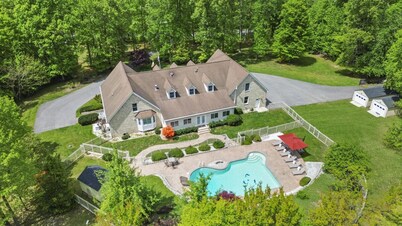 8,000 Sq Ft Luxury Estate Near Annapolis | Sleeps 32 | Pool, Theater & Pickleball