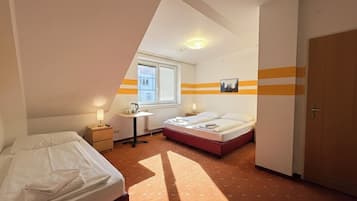 Dreibettzimmer | Kostenloses WLAN, Bettwäsche