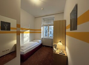 Chambre Simple | Wi-Fi gratuit, draps fournis