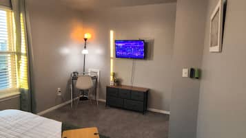 2 bedrooms, desk, iron/ironing board, free WiFi