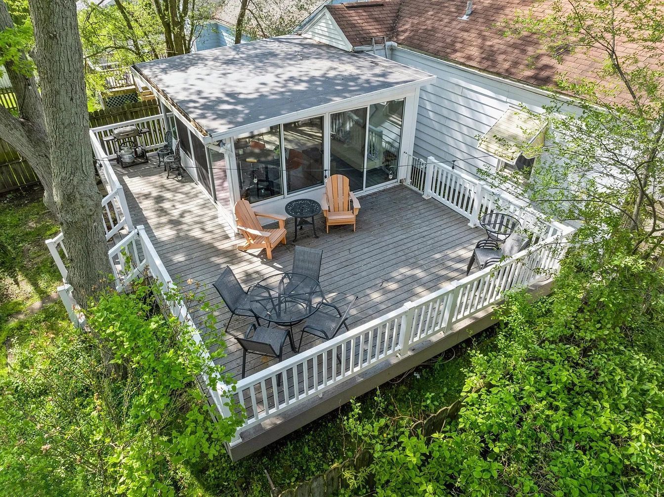 屋外ダイニングエリア