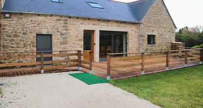 Peaceful Brittany Nature Cottage – Sleeps 1 to 12