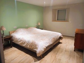 5 dormitorios, Internet, ropa de cama