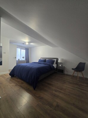 1 bedroom, iron/ironing board, Internet, bed sheets - Exclusive 1BR flat, Arnos Grove Station (London)