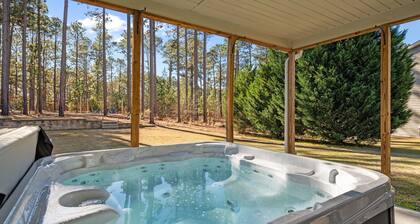 Privacy in the Pines + Hot Tub +Custom Fire Pit