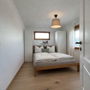 1 chambre, fer et planche Ă repasser, Wi-Fi gratuit, draps fournis
