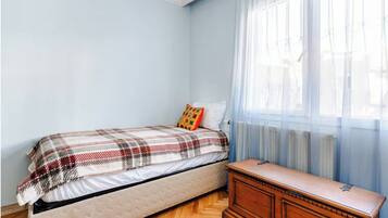 3 slaapkamers, een strijkplank/strijkijzer, wifi, beddengoed