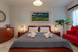 1 bedroom, desk, iron/ironing board, Internet - Feliz Apt- Breathtaking Seaview and Sunset by ΜΡS (Anavissos)