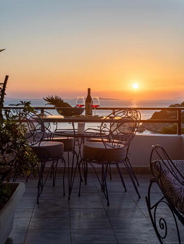Feliz Apt- Breathtaking Seaview and Sunset by ΜΡS