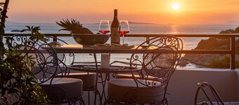 Feliz Apt- Breathtaking Seaview and Sunset by ΜΡS