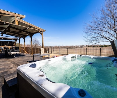 Stay Awhile Austin - An ATX Fun House! 10 Beds · HotTub · Grill · Billiards