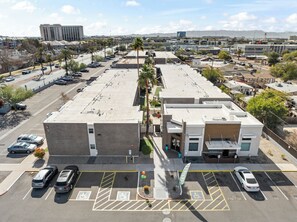 Exterior - Resort-Style 2BR  Pool, Gym & Private Patio (Phoenix)