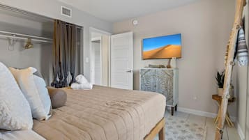 2 bedrooms, desk, iron/ironing board, travel cot