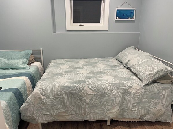 4 makuuhuonetta, silitysrauta/-lauta, Wi-Fi, vuodevaatteet