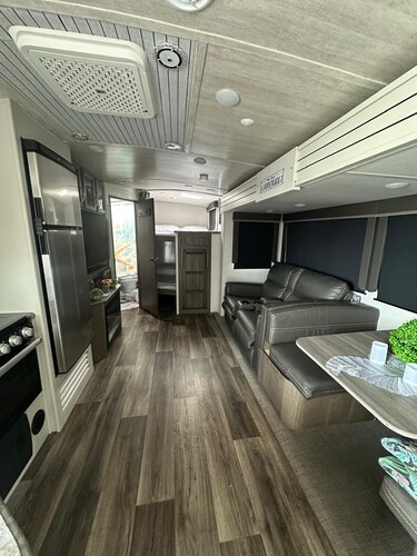 Fabulous 4-bedroom campground with AC in Combate