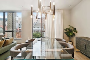 Interior - Central 2 BR Apartment in CBD (New Orleans)