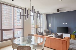 Interior - Comfortable 2 BR Apartment in CBD | Near FQ + Superdome (New Orleans)