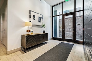 Interior - Cozy 1BR Apartment in CBD w/ Balcony (New Orleans)