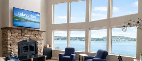 Télévision, cheminée