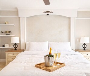 5 habitaciones, escritorio y tabla de planchar con plancha 