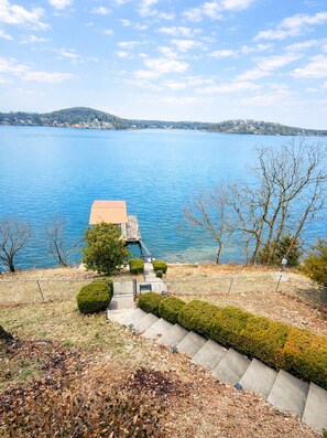 Property grounds - Grand Point Luxury Lakefront 5BED/3.5BA Hottub/Dock/Movie Theater/Game Room-18PP (Rocky Mount)