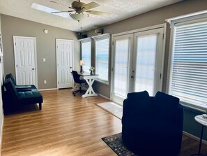 Living area - On Water’s Edge (Thomasville)