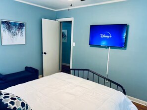 2 bedrooms, iron/ironing board, WiFi, bed sheets - Getaway Hideway (Thomasville)