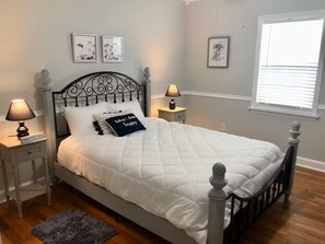 3 habitaciones, tabla de planchar con plancha, wifi y ropa de cama 