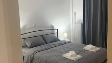 Fer et planche Ă repasser, Wi-Fi, draps fournis