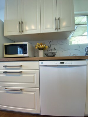 Microwave, oven, stovetop, dishwasher