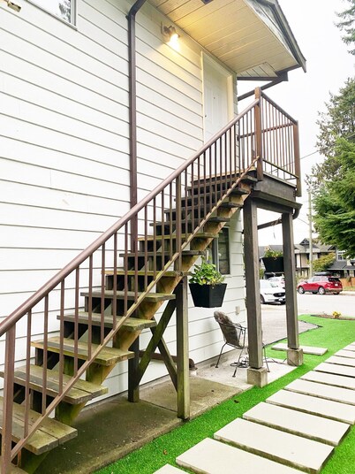 Bright&Comfortable Upper Floor|Convenient Location