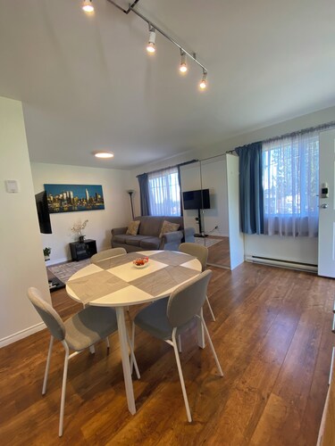 Bright&Comfortable Upper Floor|Convenient Location