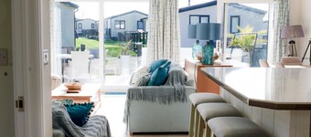 Luxury Hot Tub Lodge - Highcliffe Meadow