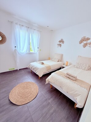 4 chambres, fer et planche Ă repasser, Wi-Fi, draps fournis