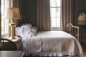 1 slaapkamer, een strijkplank/strijkijzer, wifi, beddengoed