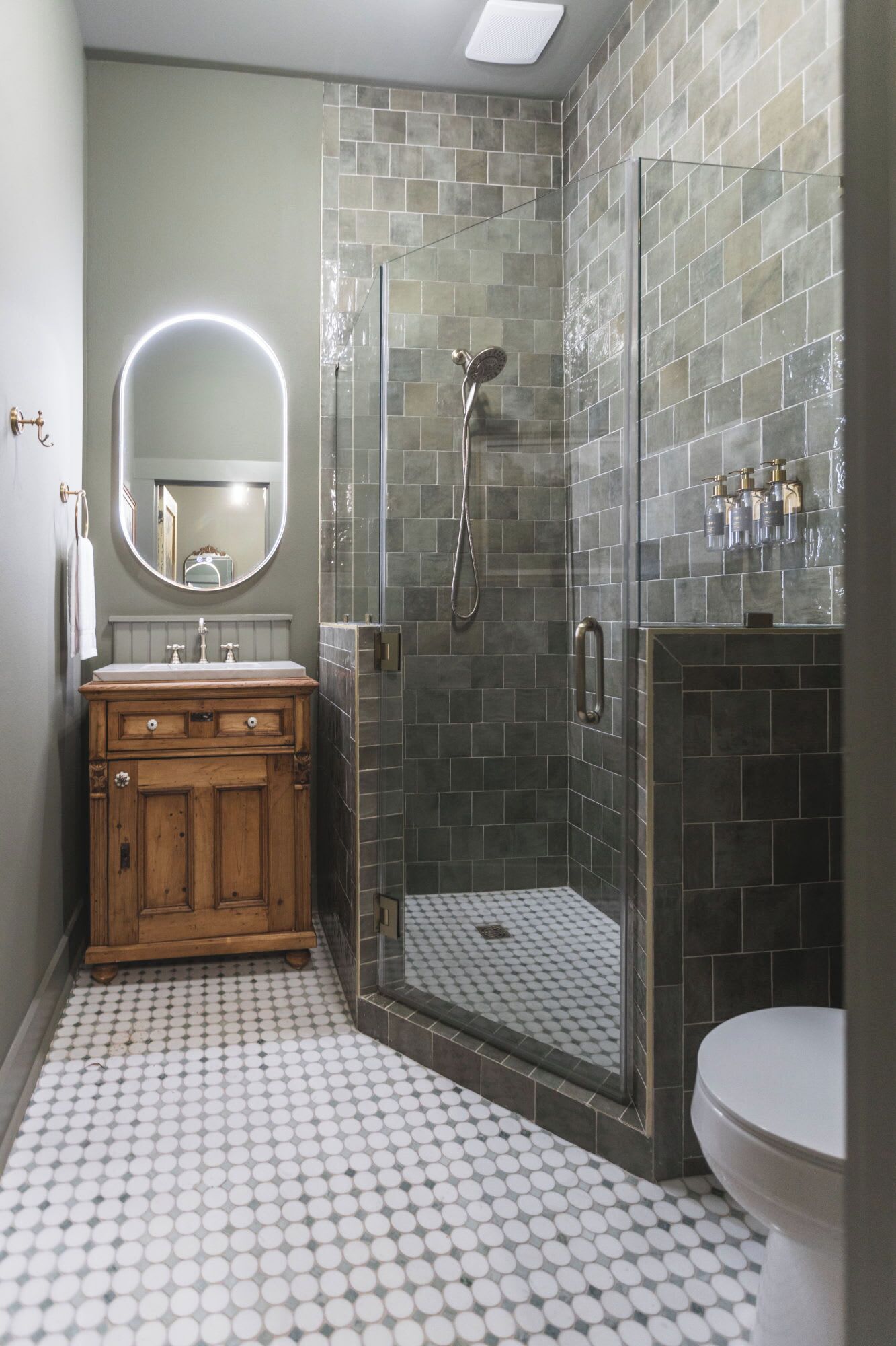 Shower, hair dryer, towels, shampoo