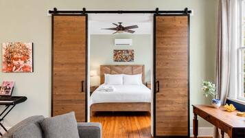 1 bedroom, iron/ironing board, travel cot, WiFi